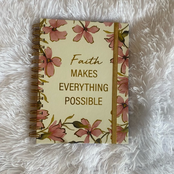 🙌🏽FAITH Makes Everything Possible Floral Journal/ Notebook. Color: Multi - Picture 5 of 5